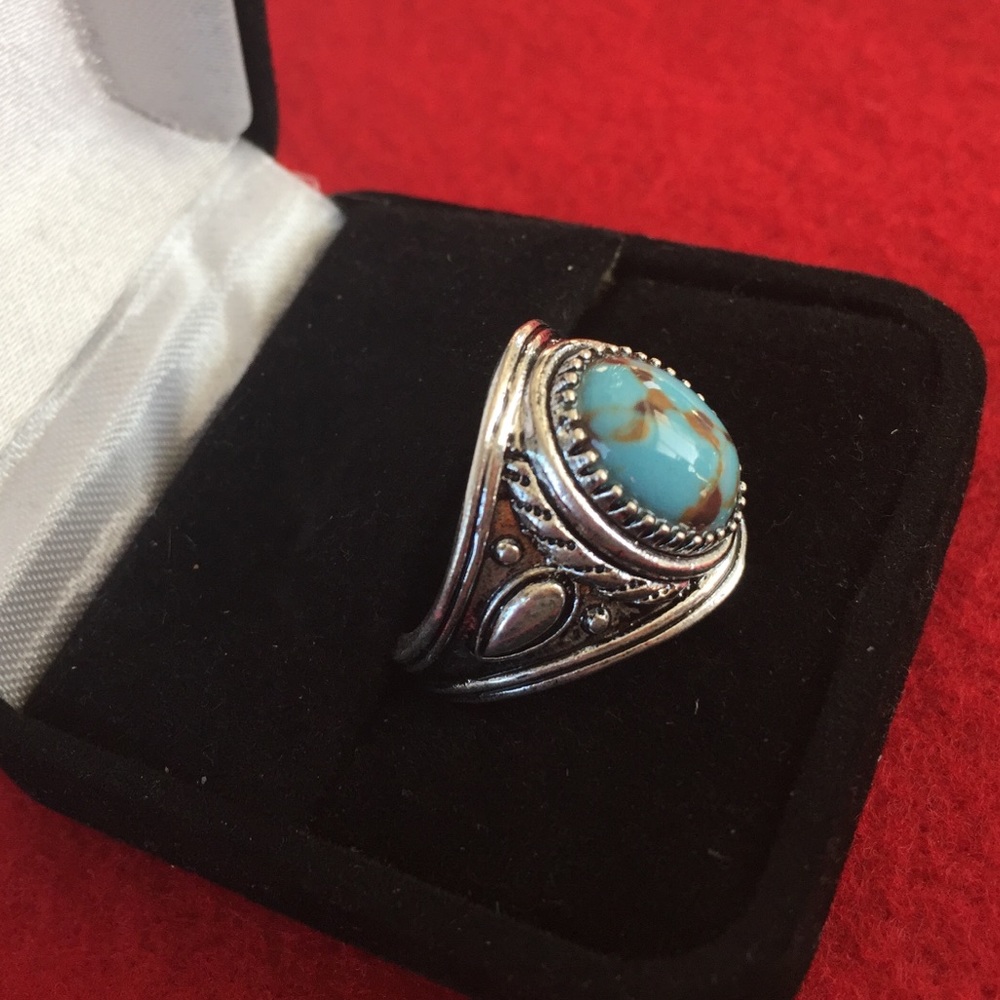 Turquoise stone silver ring